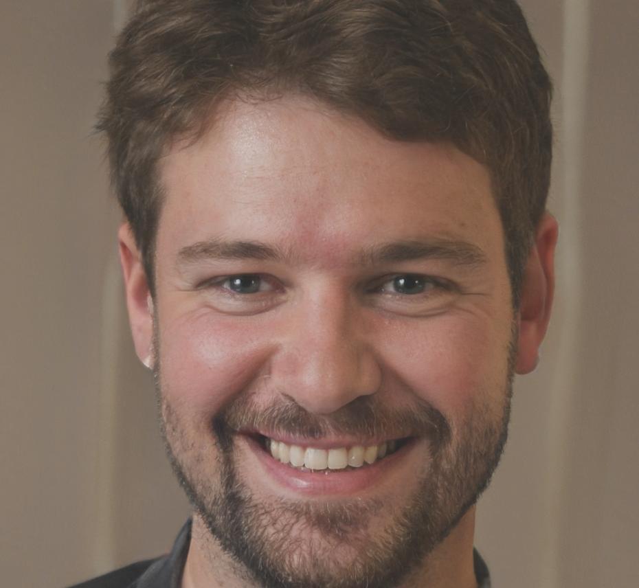 Investment advisor providing personalized guidance