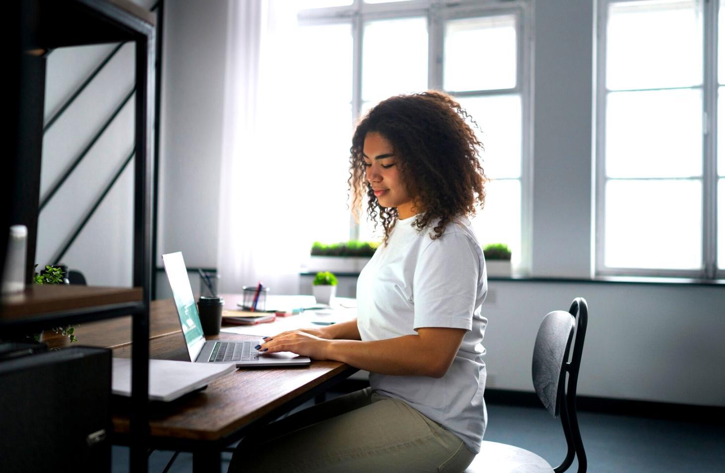 Students analyzing financial charts and market data during interactive learning session